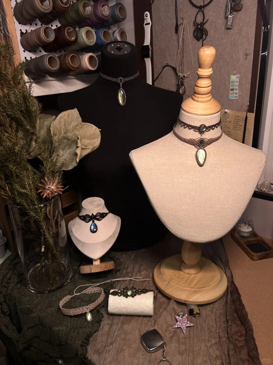 Crystal Weaver's Haven: Custom Gemstone Masterpieces