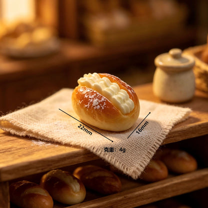 Cream-filled bread (realistic replica)